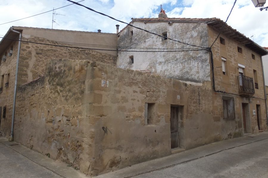 Fachada (foto del Catastro) · Casa en Tirgo
