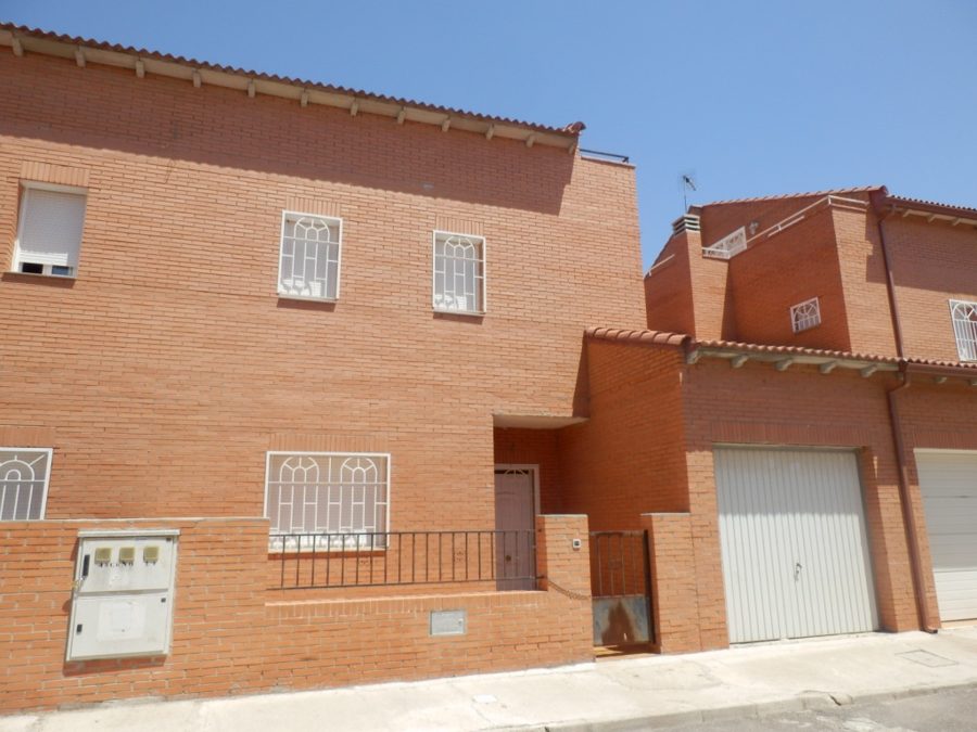 Adosado en subasta en Chozas De Canales