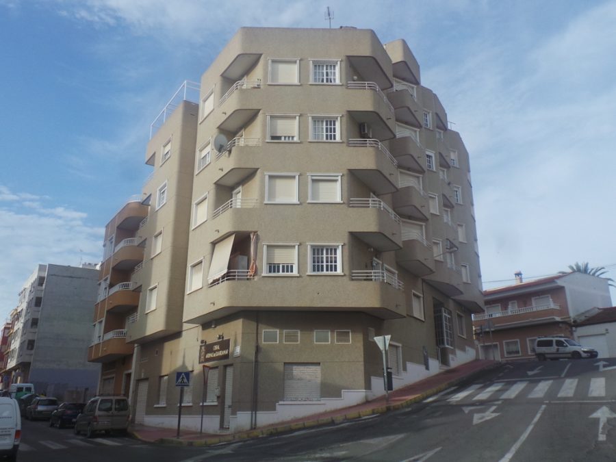 Fachada (foto del Catastro) · Piso en Guardamar Del Segura